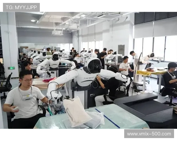 机器人团队协同处理清洁导览任务 释放人力资源